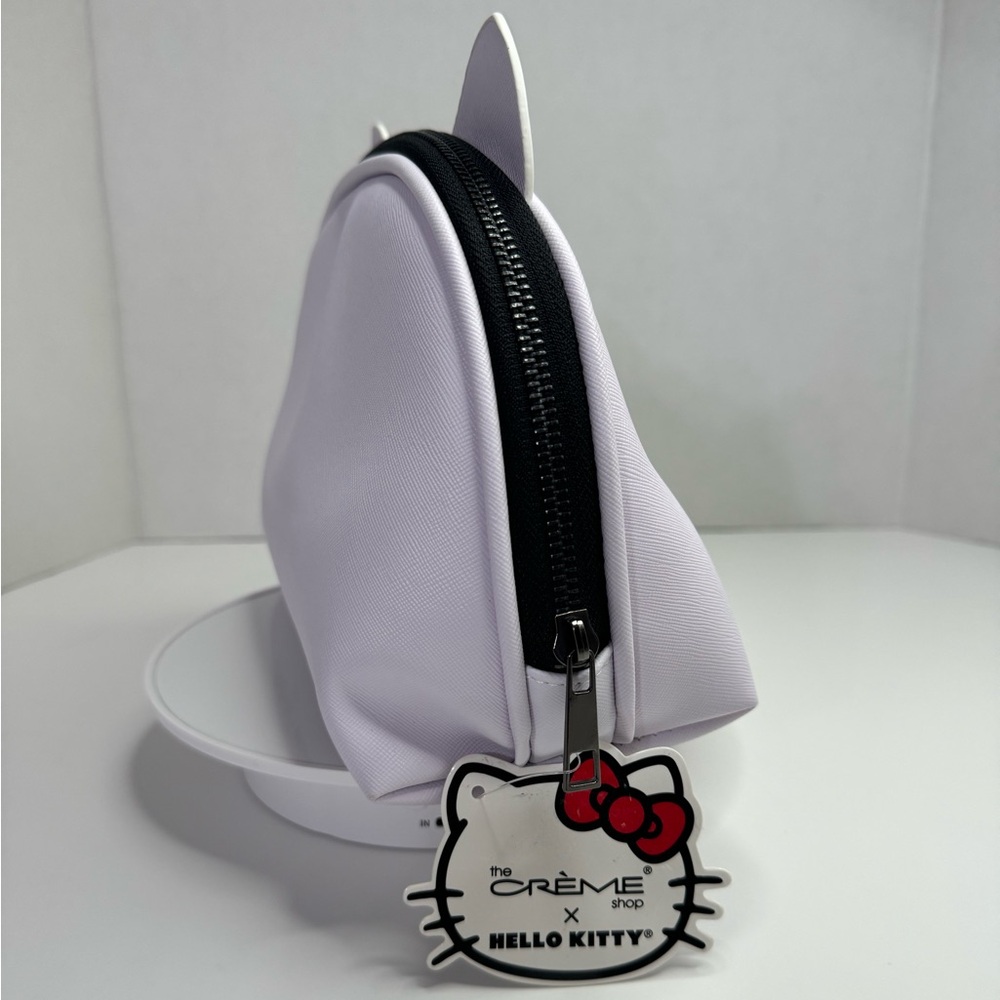 Hello Kitty x The Crème Shop Dome Makeup Travel Pouch (Red) - Picture 6 of 12